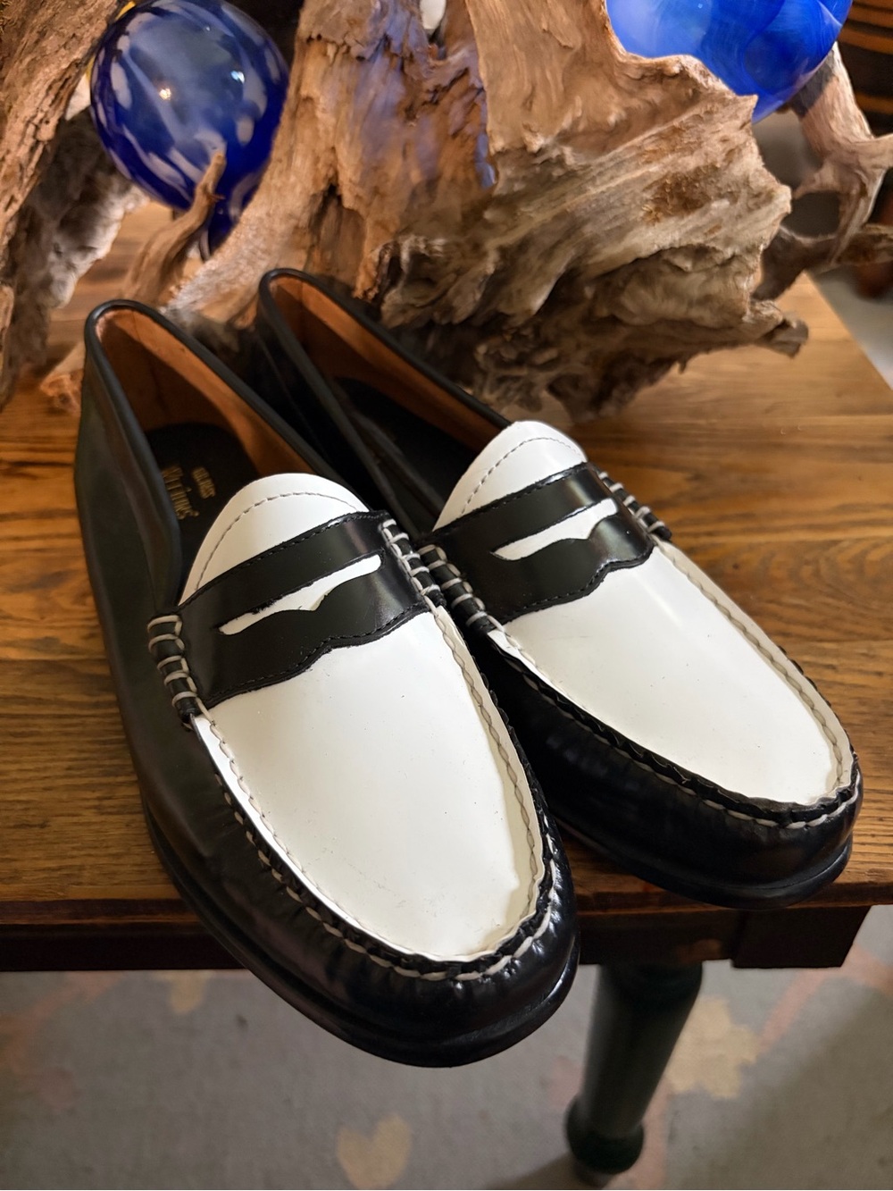 NWOT G.H.Bass Classic Two-Tone Black and White Women’s Penny Loafers